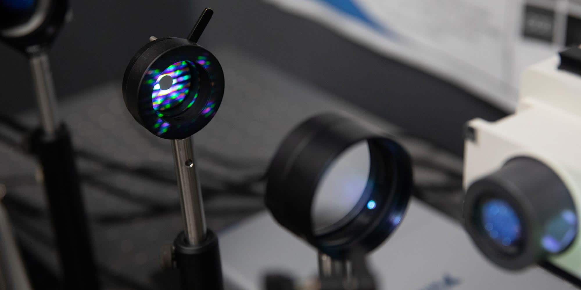 Advanced photonics enabled by full control of light beams (UJI·LIGHT)